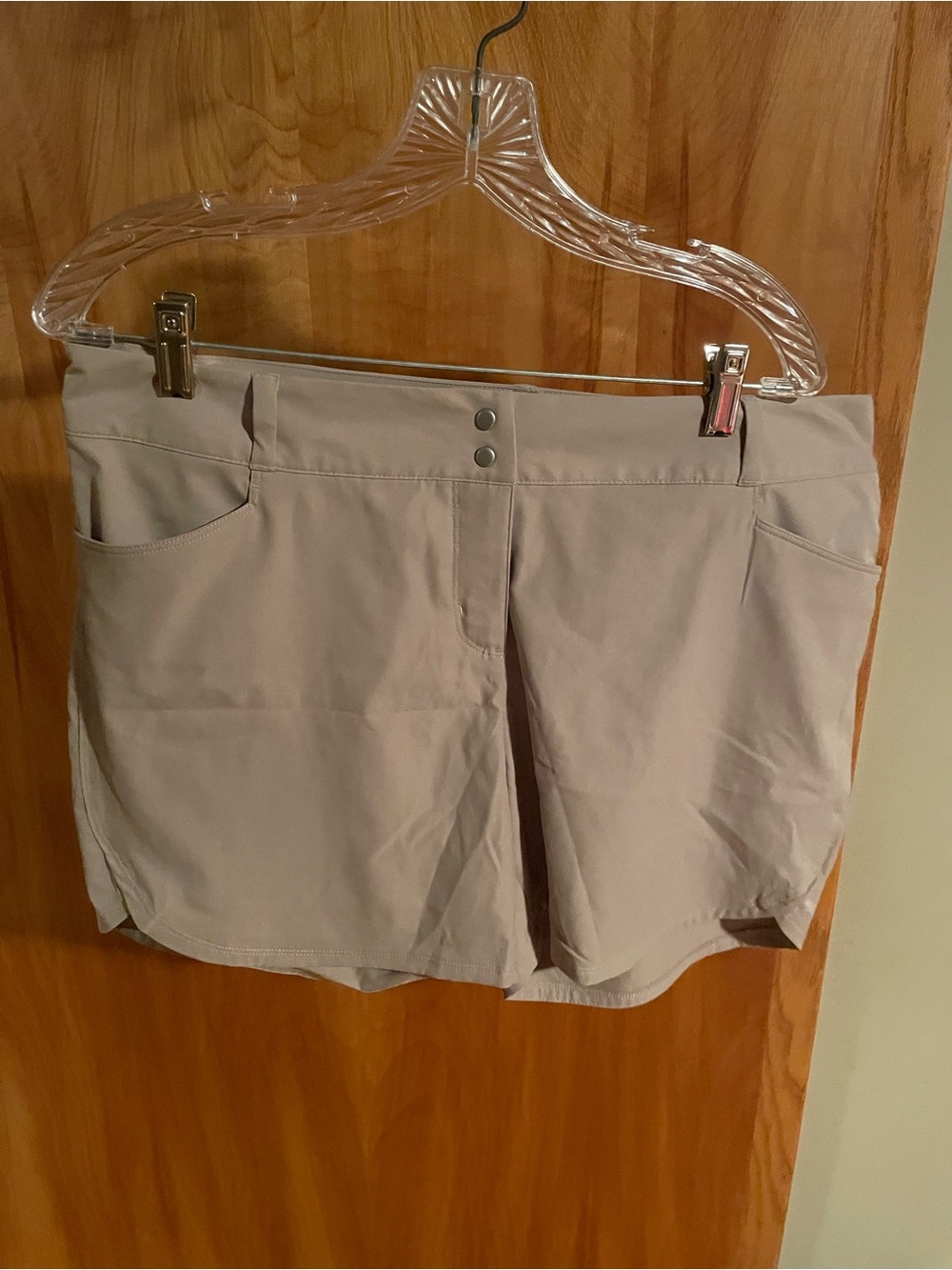 Women's Casual Golf Shorts - Light Beige